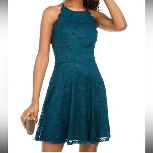 Women’s Lace Overlaid Scalloped Dress, size 7 / Evergreen. New with tags!